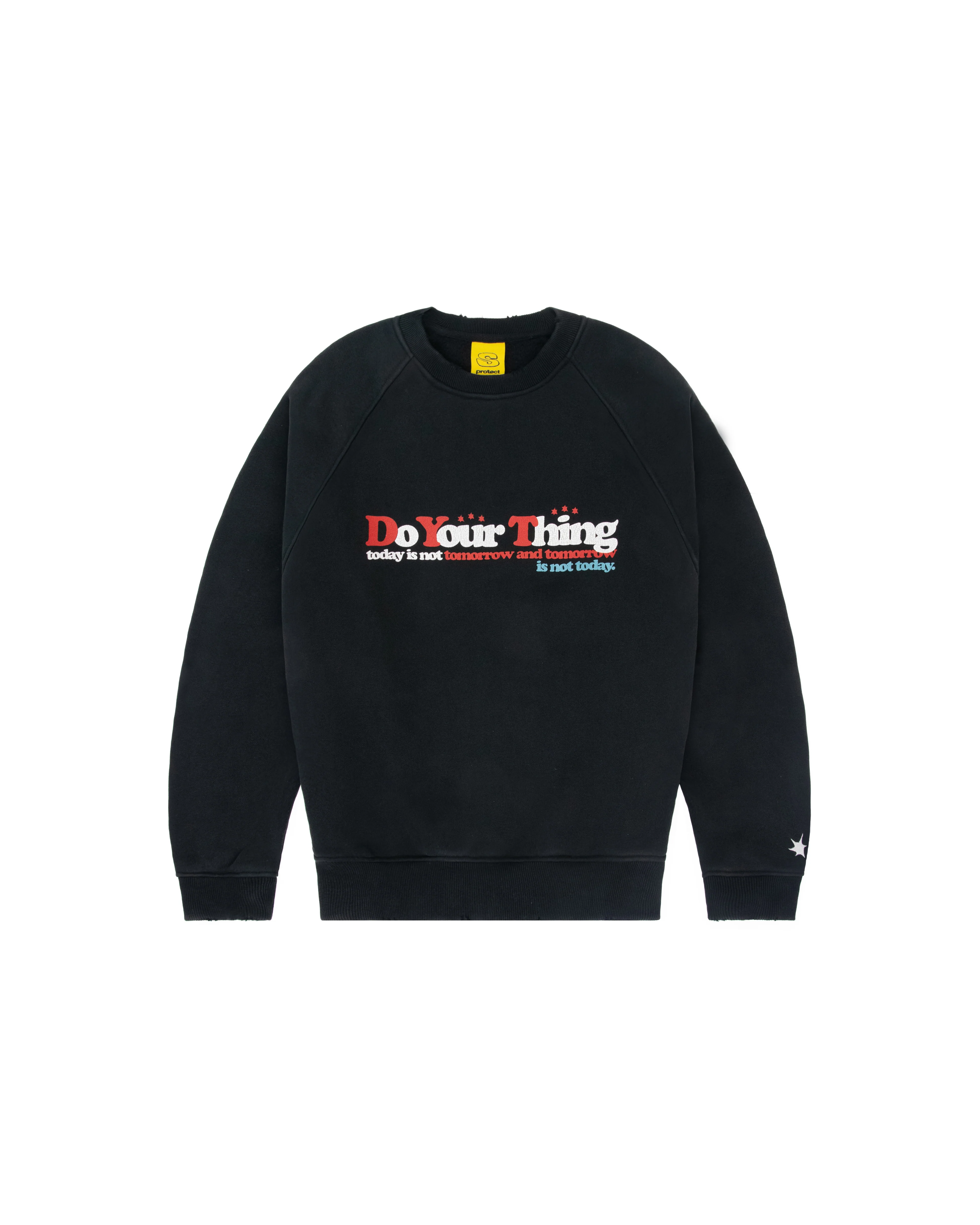 HOODIES & CREWNECKS